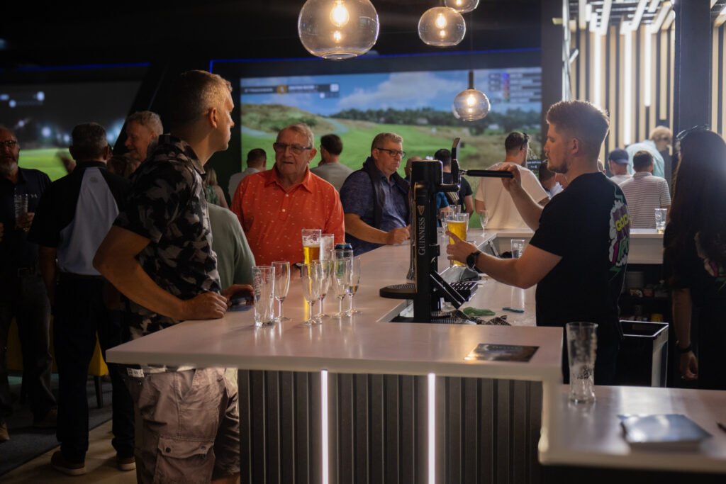 1IRON Indoor Golf Bar