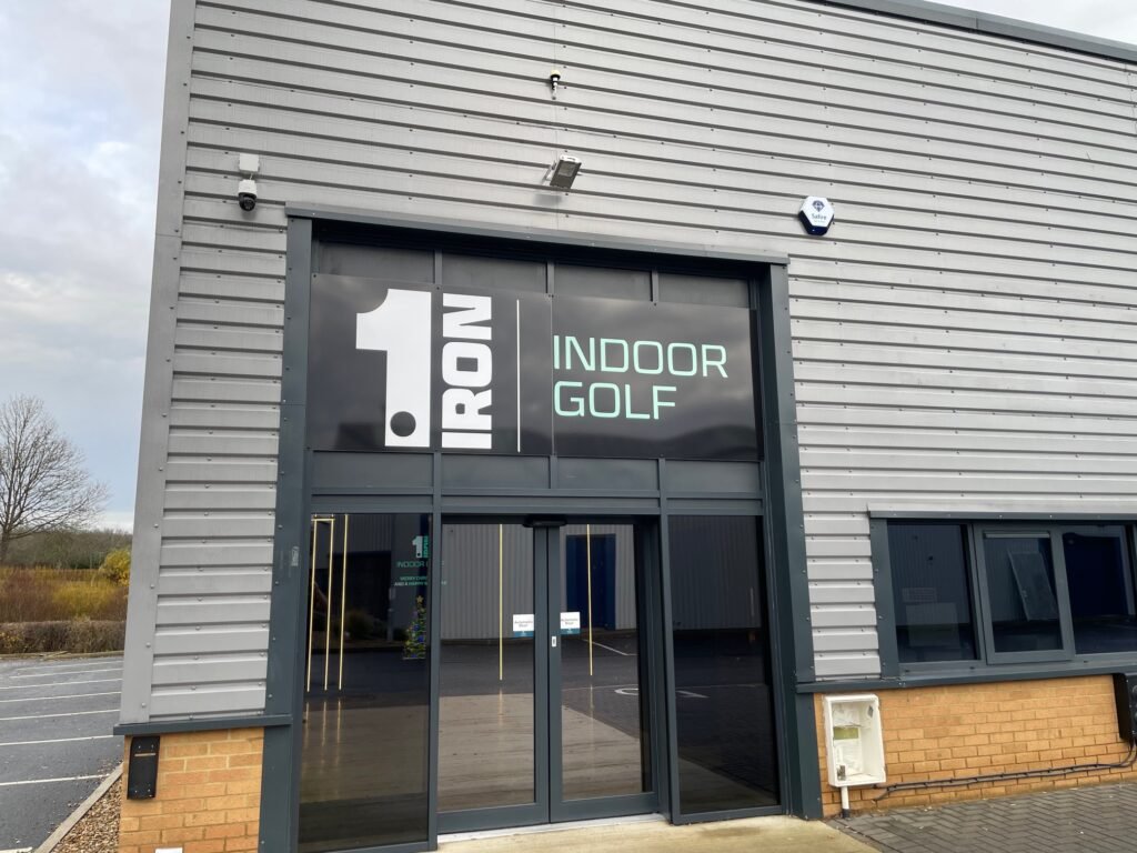 1IRON Indoor Golf